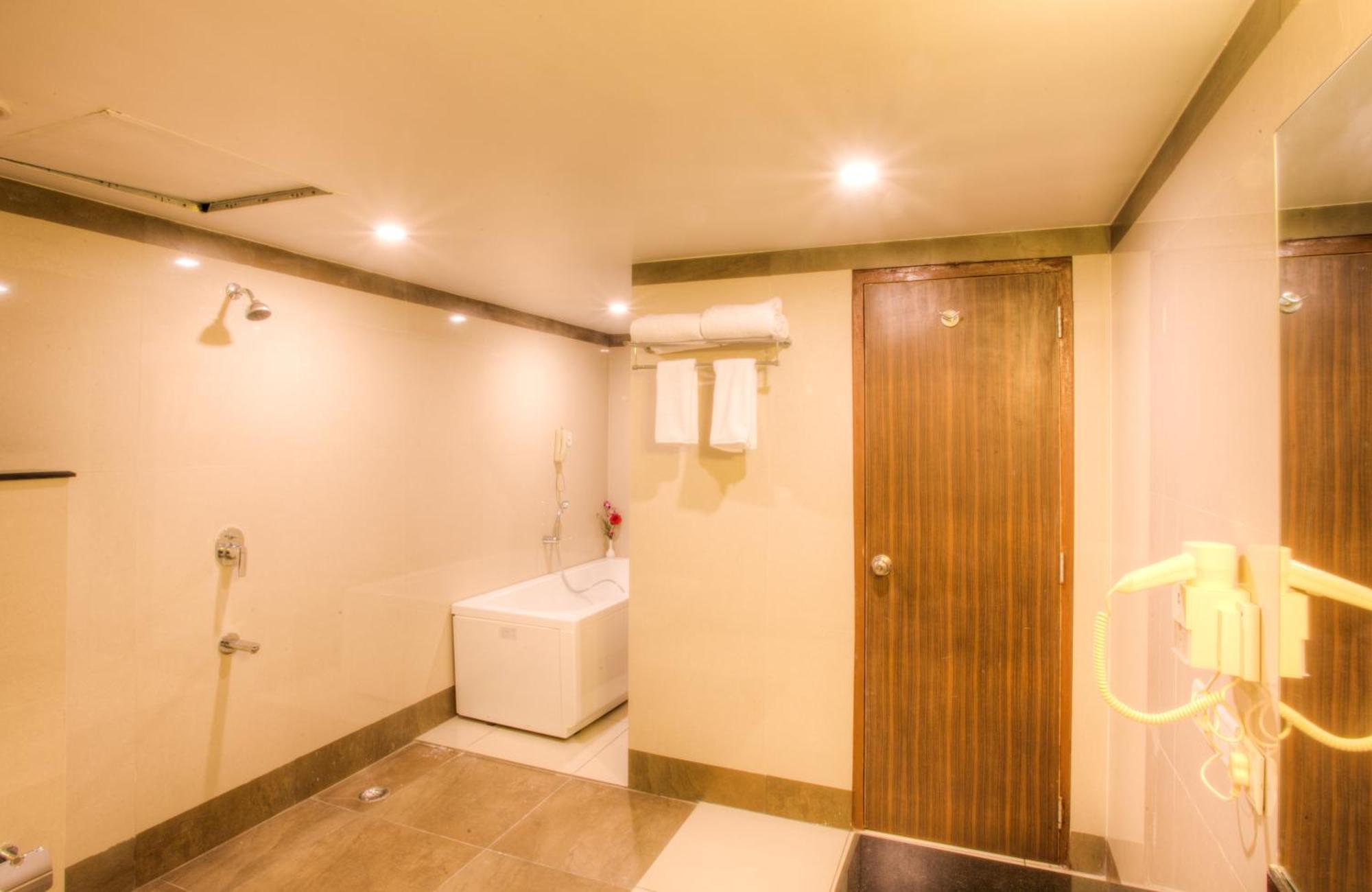 The Atrium Boutique Hotel Mysore Exterior photo